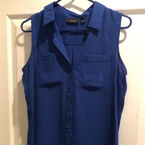 Sleeveless flowy top